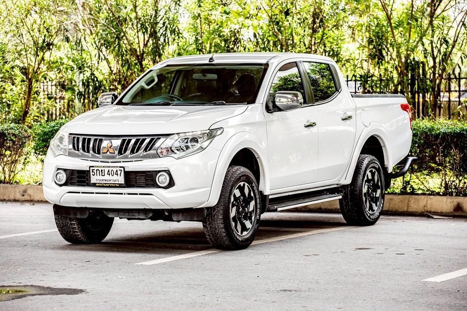 MITSUBISHI TRITON 2.4 MIVEC PLUS DOUBLE CAB 4x4 Auto ปี 2016 สีขาว รถสวยสภาพดี