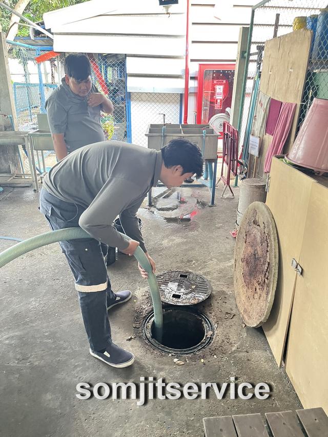 บริการรถสูบส้วม 0814568151 นนทบุรี ปทุมธานี กทม-ปริมณฑล พร้อมบริการด่วน 3