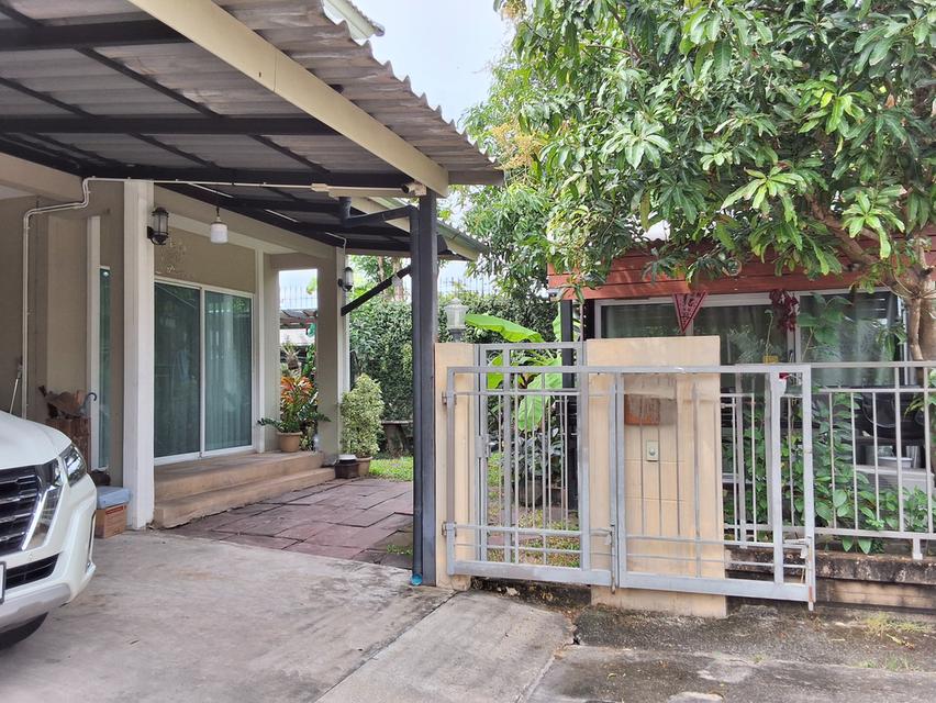 บ้านเดี่ยว 2ชั้น 3ห้องนอน 2ห้องน้ำ 1ห้องรับแขก 1ห้องครัว โรงจอดรถได้2คัน 5