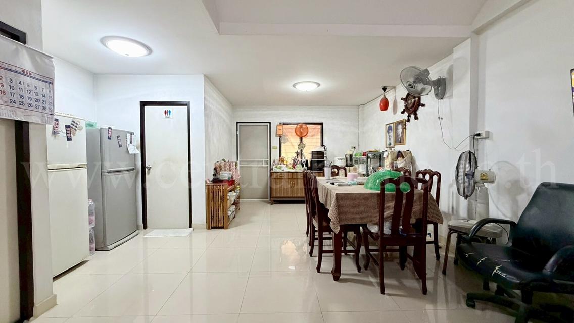 ทาวน์เฮ้าส์ เค.ซี. รามอินทรา 6 พระยาสุเรนทร์ 45 หน้าบ้านไม่ชนใคร 6