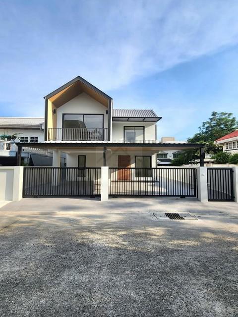 ขายบ้านเดี่ยว 2 ชั้นหลังมุม 42 ตรว. 3 ห้องนอน รีโนเวทใหม่ ถนนสุขุมวิท 60/1 ใกล้ BTS บางจาก 700 เมตร