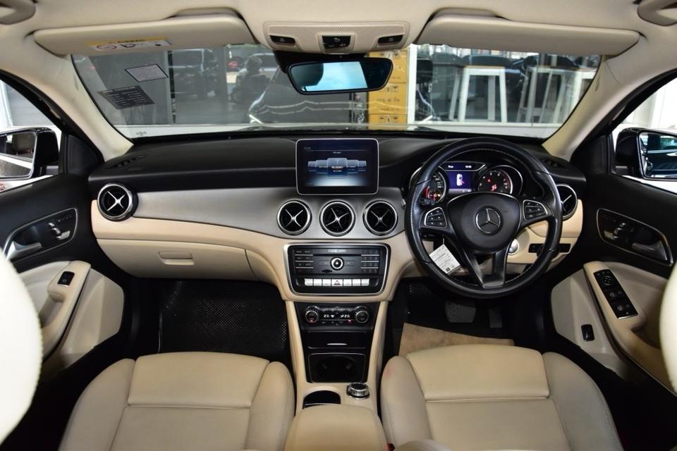 รหัสรถ TKGMERCEDES BENZ GLA200 1.6 ปี 2020 5