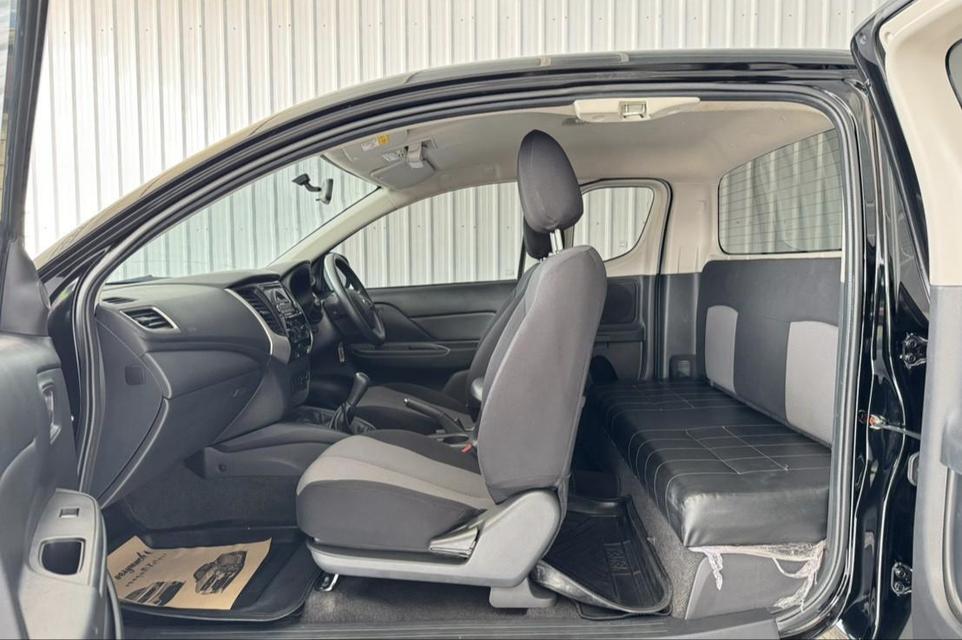 Mitsubishi Triton 2.5GLX Mega ดีเซล เกียร์ธรรมดา ปี2023 11