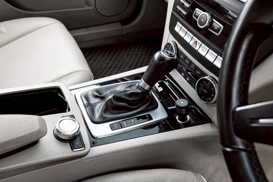Benz C200 CGI BE สีดำ ปี 2014 มือเดียวป้ายแดง 18