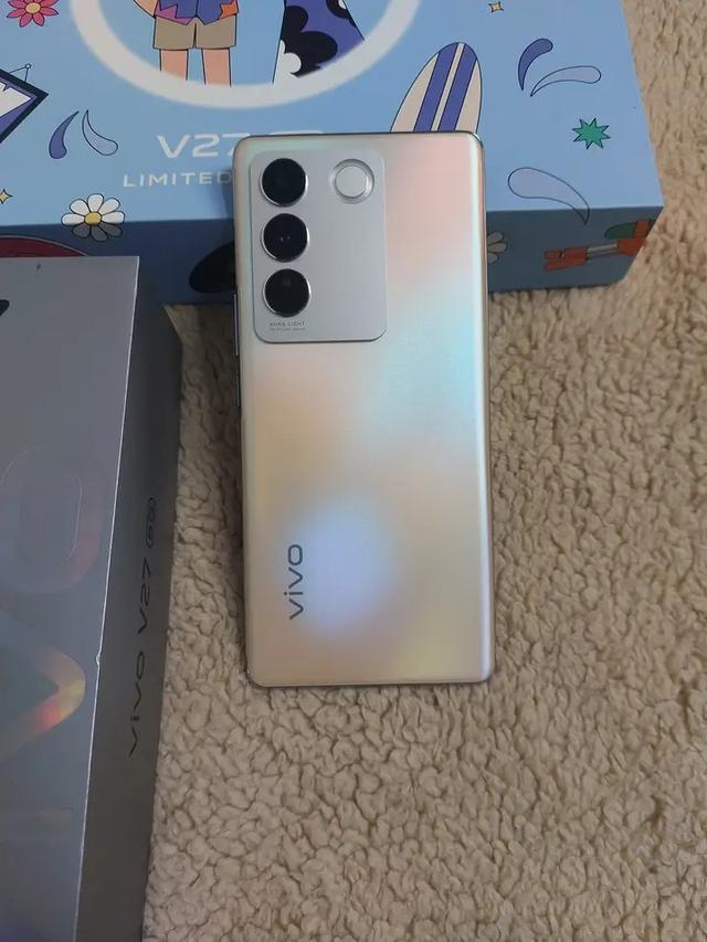 ส่งต่อสภาพดี Vivo V27 2