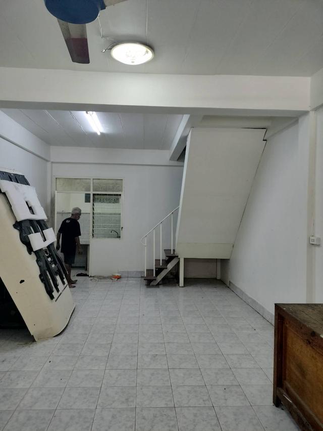 บ้านตึกแถว2ชั้น หมู่บ้านอยู่สุขเพชรงาม 3