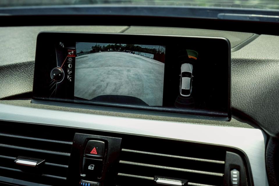 BMW 320d GT Sport F34 AT 2015 รูปที่ 14