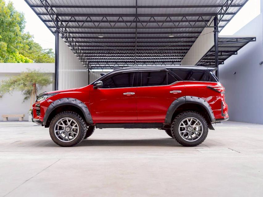 Toyota Fortuner 2.4 Legender 4WD ปีจด 2022 6