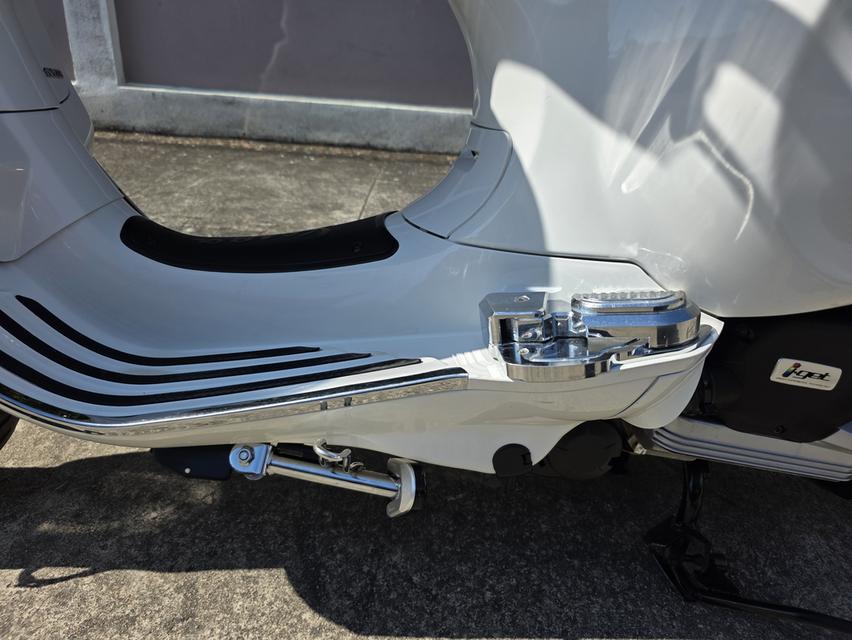 Vespa sprint 150 ปี 2023 14