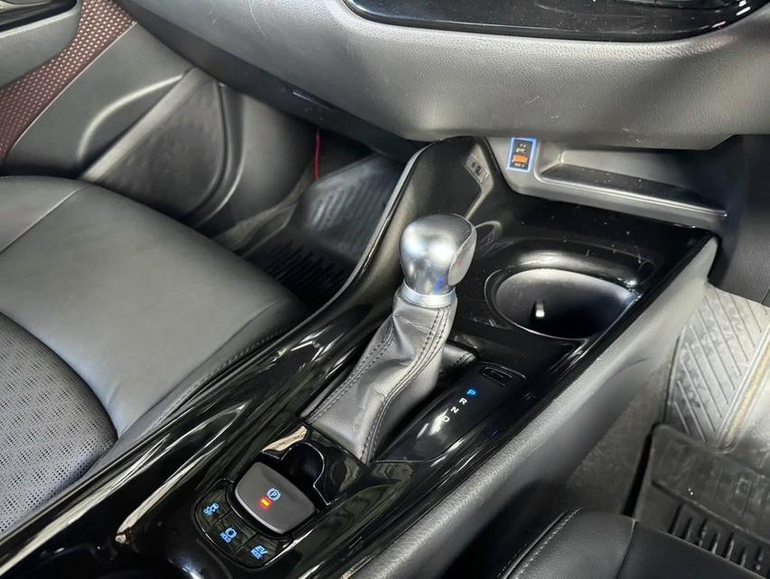 Toyota CHR 1.8Hybrid ปี18 9
