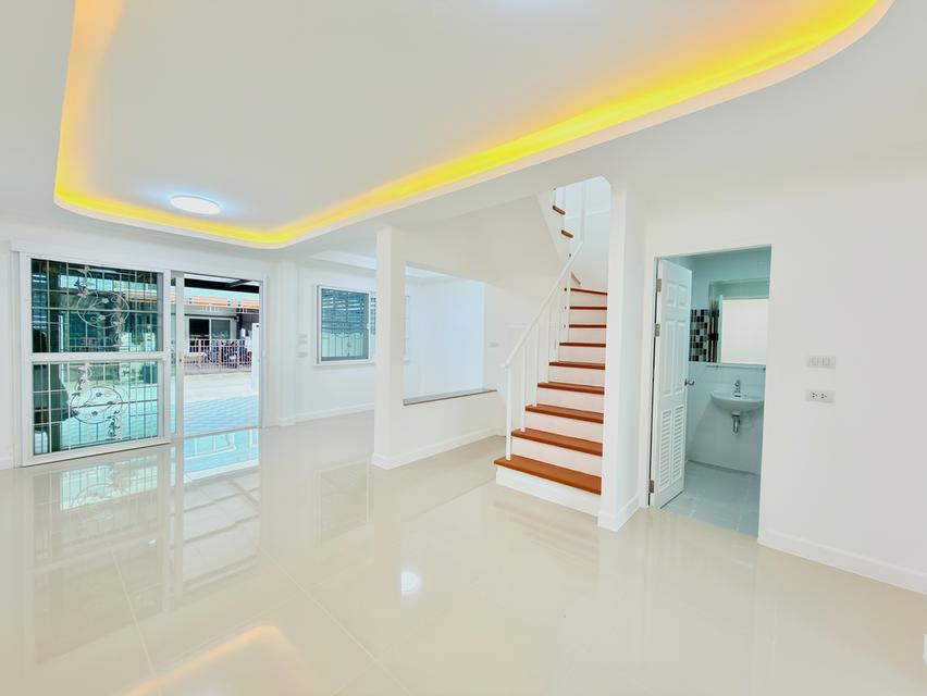 หมู่บ้านโนโววิลล์ ซ.12B (ซอยสุดท้าย) โทรสอบถามราคา 6