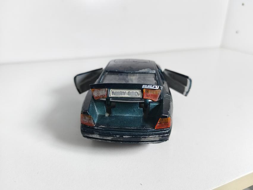 โมเดลรถยนต์ BMW 850i (E31) 