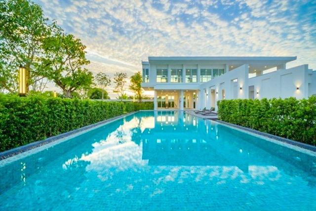 เซ็นทรัล เวสต์เกต 3กม. MRTคลองบางไผ่ 2.2 กม. ทาวน์โฮม 2 ชั้น พร้อมเฟอร์ฯ 2 นอน 3 น้ำ 18 ตร.วา. รัตนาธิเบศร์-บางใหญ่ เสาธ 3