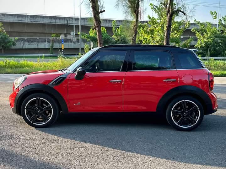 MINI COUNTRYMAN สีแดง 5