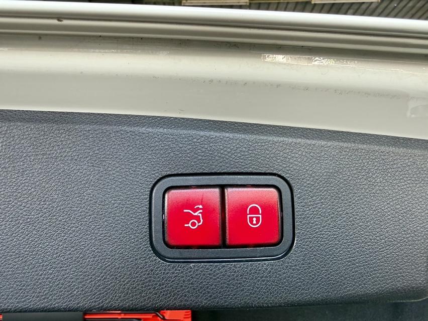 รหัสรถ CH4311 BENZ E200 AMG 2012