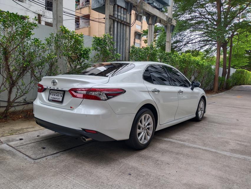 ขาย Toyota Camry 2.5 Sport ปี 2022 สีขาว รถบ้าน ไมล์น้อย เจ้าของขายเอง เข้าศูนย์ครบ ประกันภัยชั้น 1 ไม่เคยมีอุบัติเหตุ