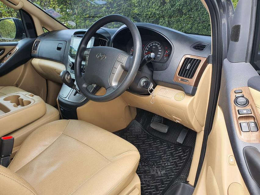 Hyundai H1 2.5 ELITE Minor chang สีเทา มือ1 ออกห้าง รถรุ่นปีคศ.2020 จดปี 2021 รูปที่ 3