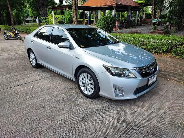 Toyota Camry ปี 2012 สีเทา 2