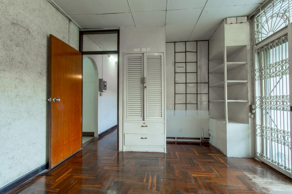 บ้านทาวน์โฮม 3 ชั้นบน “ทำเลที่หาไม่ได้แล้ว” กลางสาทร-เย็นอากาศ-พระราม 4 ซอยศรีบำเพ็ญ 7