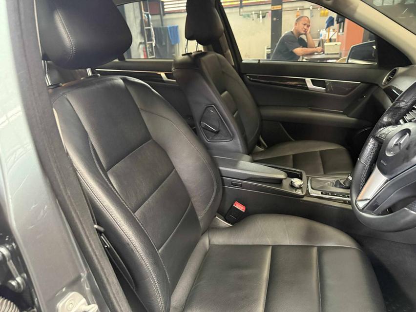 Benz C180 Saloon (W204) ปี 2011 ตัดสดราคาดี!