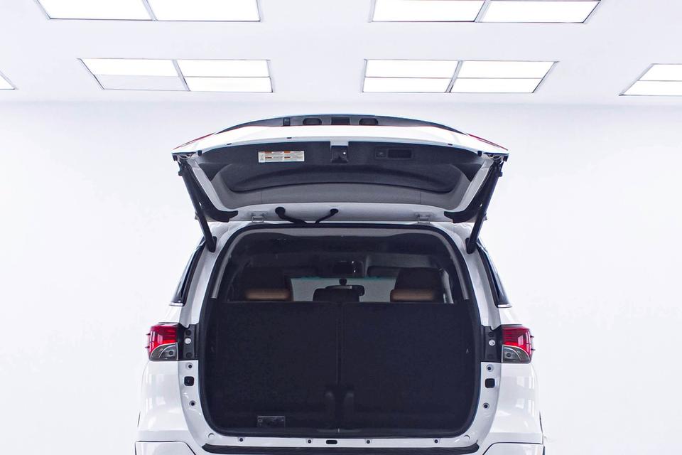 รหัสรถ 1D578 FORTUNER 2.8 V 4WD 2019 6