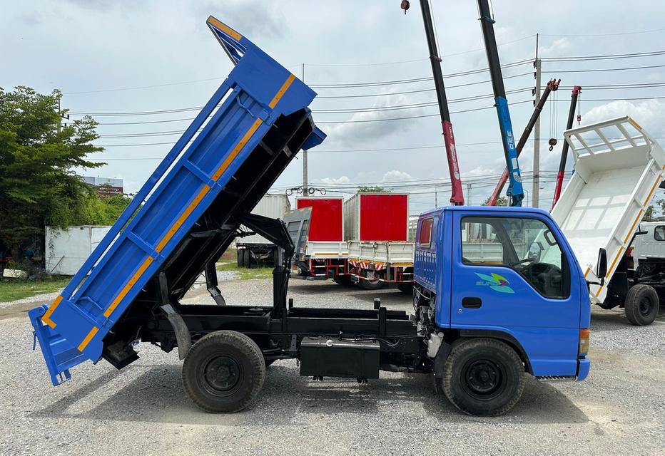 ISUZU NHR 135HP กระบะดั้มพ์ 3