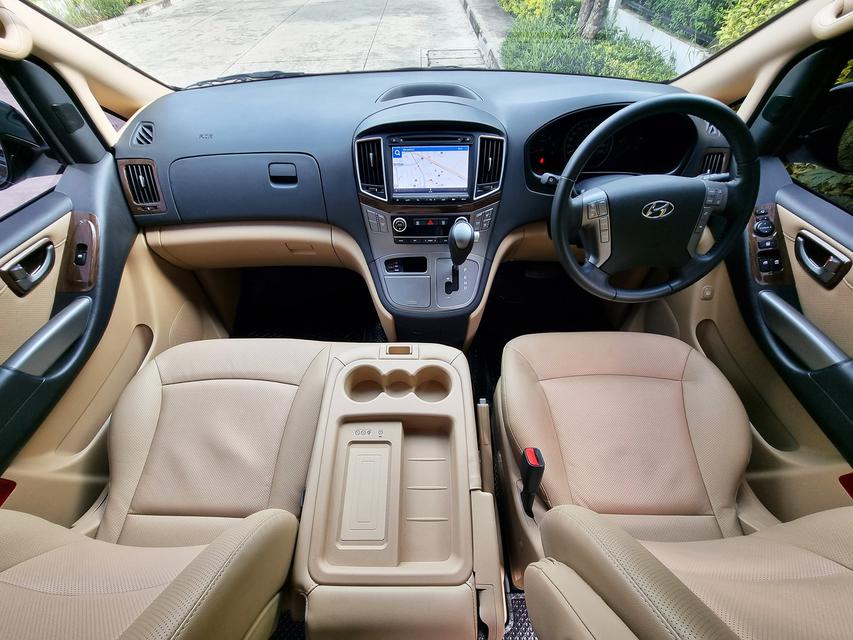 Hyundai H-1 2.5 Deluxe (ปี 2020) Van AT 6