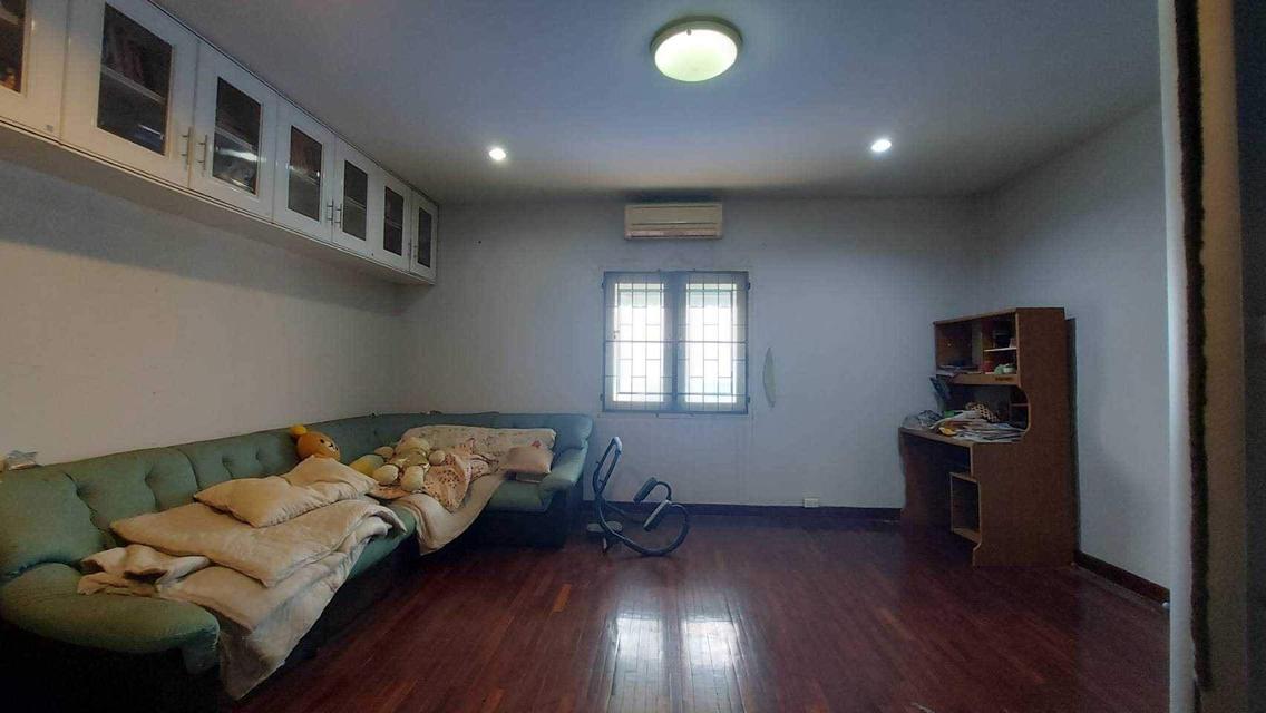 ให้เช่าทาวน์โฮม 3 ชั้น หมู่บ้านนักกีฬาแหลมทอง ถ.กรุงเทพกรีฑา ใกล้โรงเรียนศรีพฤฒา (N.994) 8