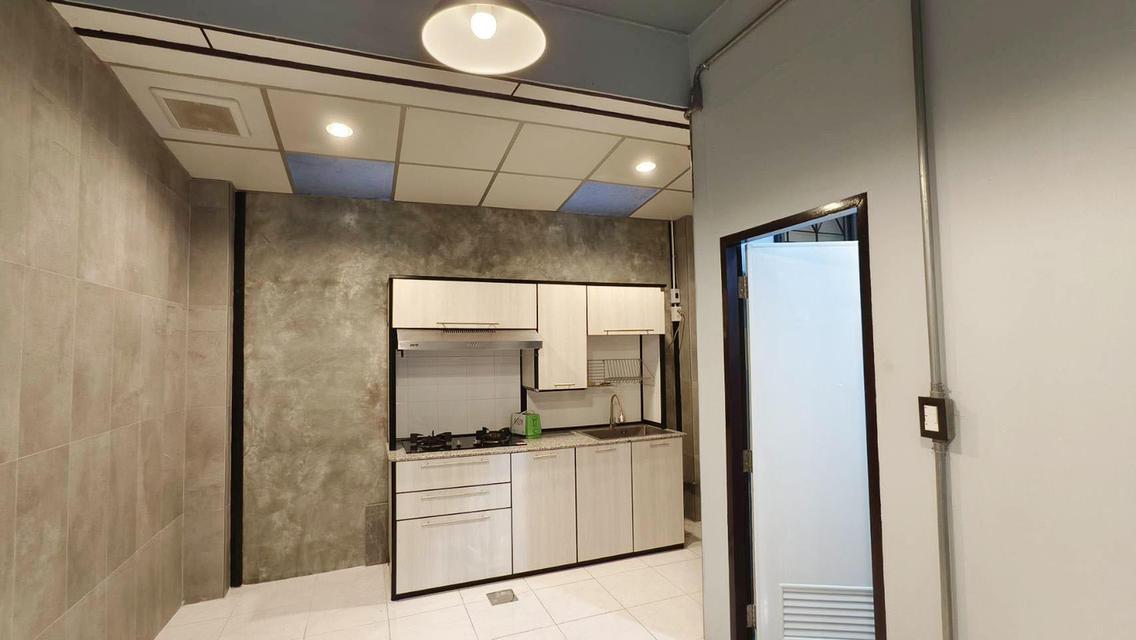 ให้เช่าทาวน์เฮ้าส์2ชั้น หมู่บ้านฟ้ารังสิต ธัญญะคลอง4 รังสิต ติดถนนรังสิต-นครนายก ปทุมธานี ใกล้ทางด่วน,โลตัส,ดรีมเวิล์ด พท.16 ตรวา.2นอน,2น้ำ 1ครัว แอร 9