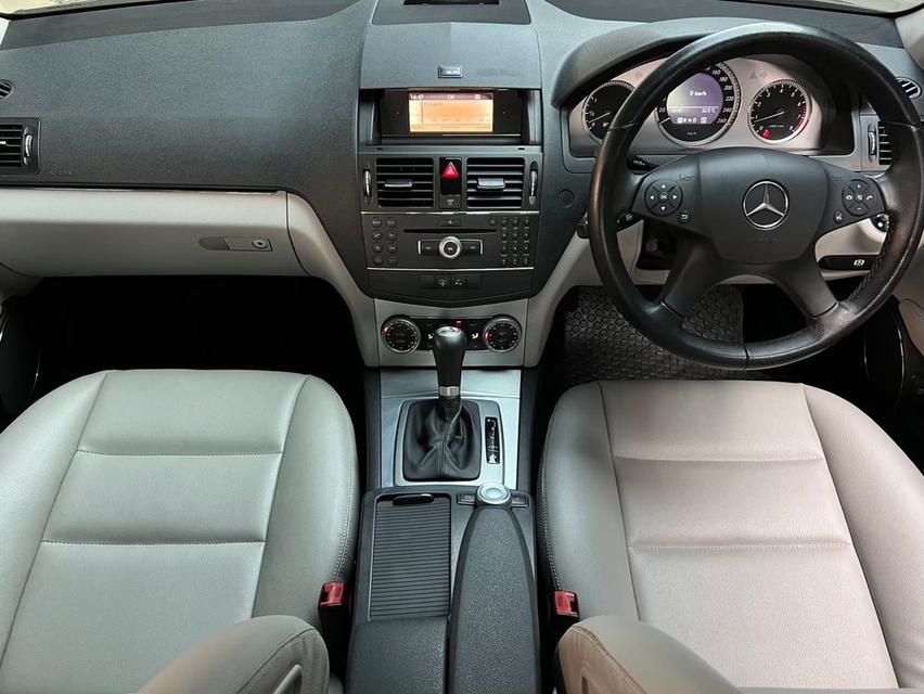Mercedes-Benz C200 Kompressor Avantgarde Sedan 6