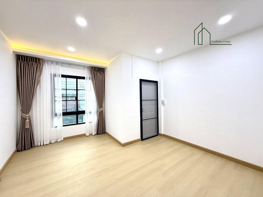 ทาวน์เฮ้าส์ 2 ชั้น แต่งใหม่พร้อมอยู่ ซอยจรัญ 37 ใกล้ห้างแม็คโครจรัญ บางกอกน้อย 9