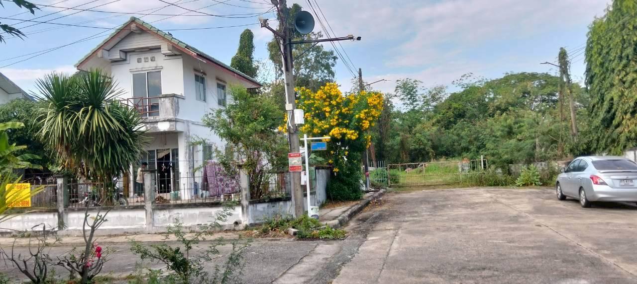 ขายบ้านเดี่ยว 2 ชั้น หลังมุม หมู่บ้านซื่อตรงชมสวน คลอง13 ธัญบุรี ปทุมธานี 4