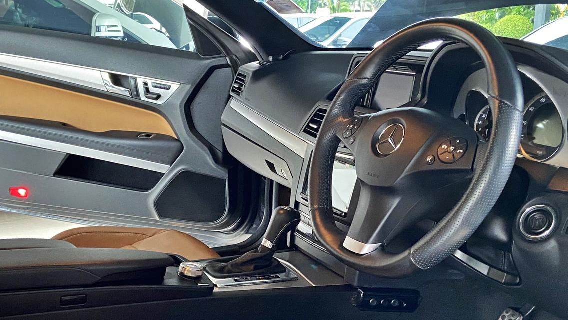 Mercedes-Benz E250CGI Coupe  11