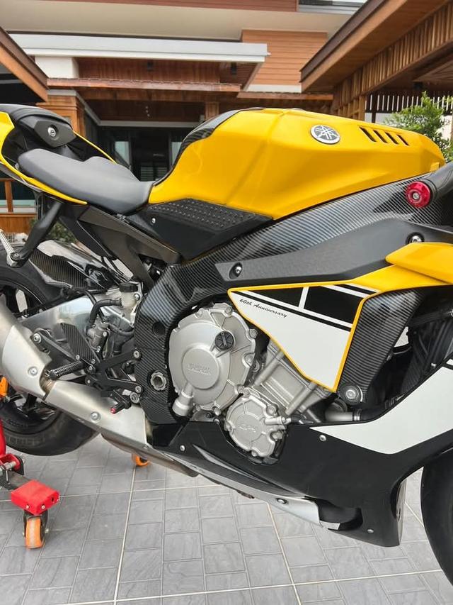 Yamaha R1 สีเหลือง 8