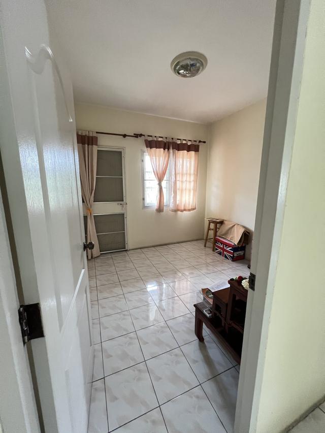 บ้านทาวน์โฮมหลังริม 2 ชั้น หมู่บ้านลดาสิริ บ้านกล้วยไทรน้อย 9