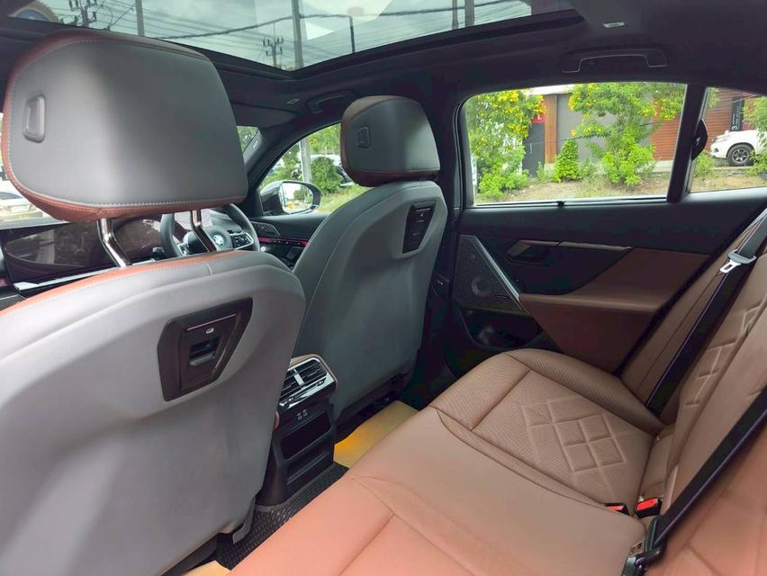 รหัสรถ KPV9732 🚗✨ 2025 BMW 530e M SPORT PRO (ยังไม่จดทะเบียน) ✨🚗 15