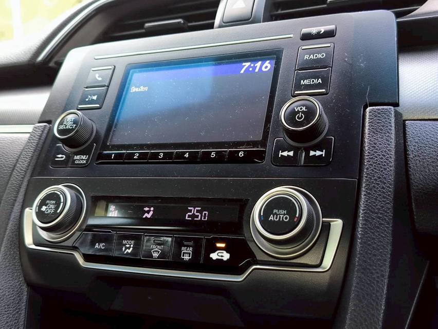 Honda Civic FC 1.8 E i-VTEC ปี2017 11