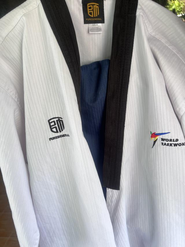 เสื้อผ้าเทควันโดมือ2