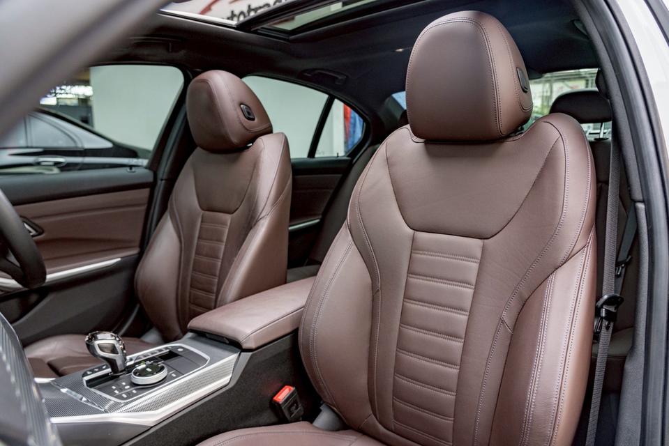 รหัสรถ NP9477 รุ่นรถ : BMW 330e M SPORTปีรถ : 2021 รูปที่ 14