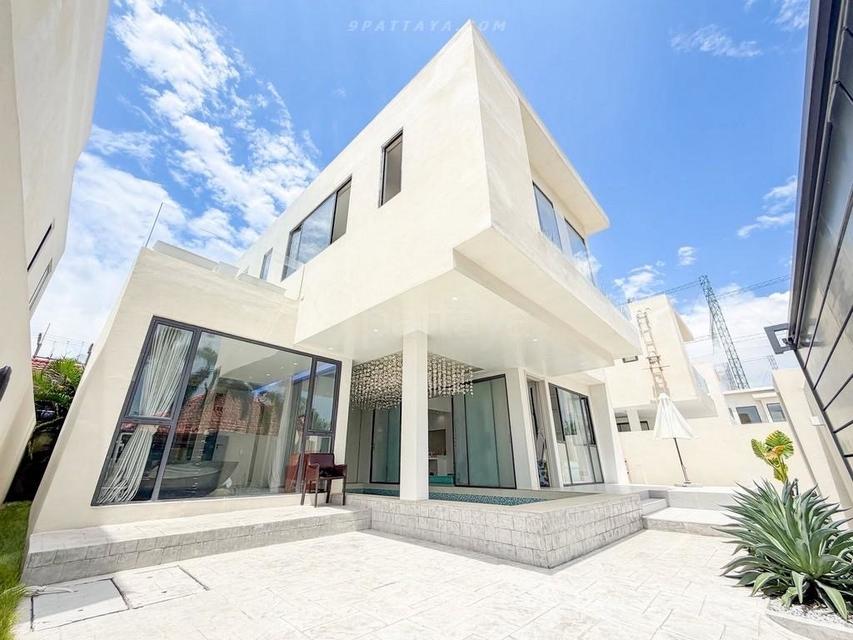 For Sale — Newly Built Pool Villa at Young Life Villa, Soi Siam Country ClubNewly built 2-storey pool villa for sale at Young Life Villa 1
