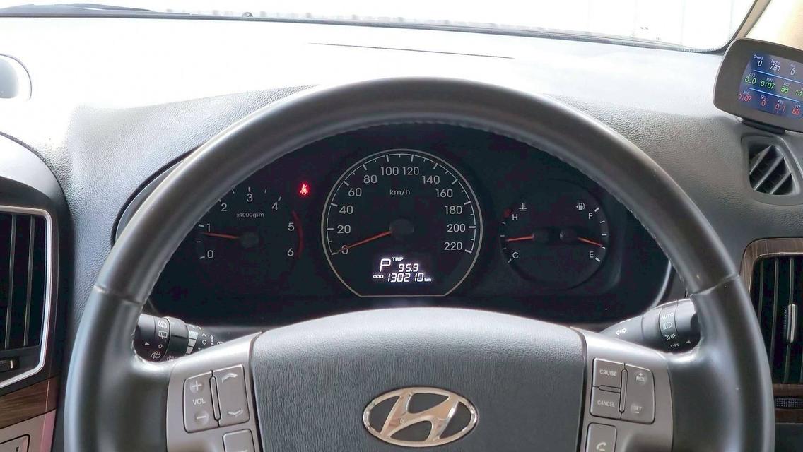 ขาย Hyundai H1 2.5Deluxe ปี19 8