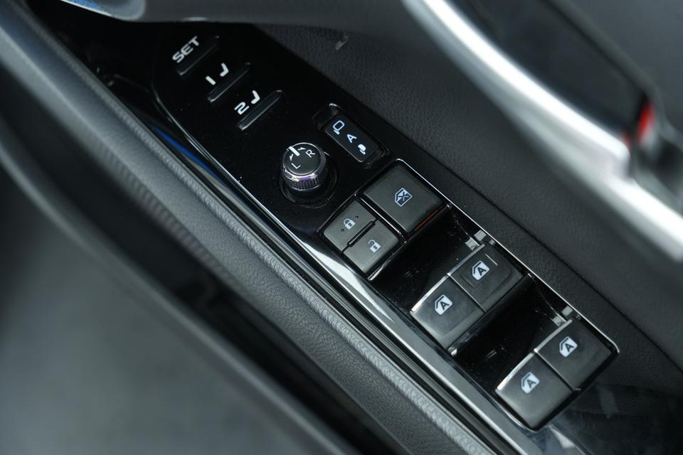 2020 TOYOTA CAMRY 2.5 HYBRID สีขาว เลขไมล์ 82455 กม. 17