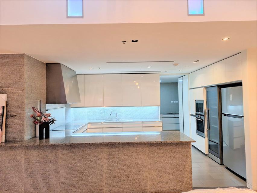 ขายและปล่อยเช่าคอนโดเดอะเม็ท สาทร 15