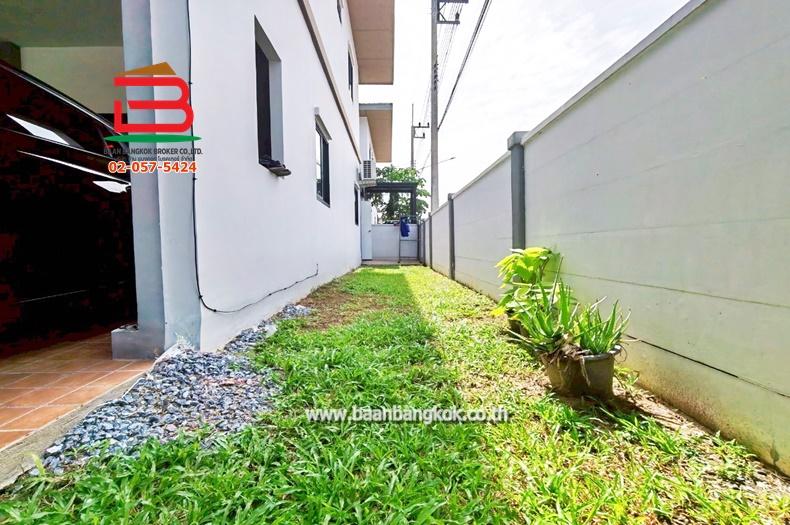 ทาวน์เฮาส์ หมู่บ้าน ภัทรไพรเวท 2 เฟส 3 เนื้อที่ 24.7 ตรว. ถนนปทุมธานี-สามโคก-เสนา อ.สามโคก จ.ปทุมธานี 2