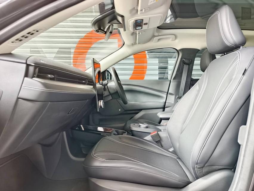 รถเข้าใหม่! Ford Mustang Mach-E Premium SUV ป้ายแดง 9