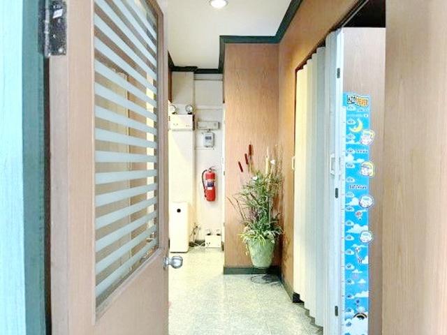 ขาย-เช่าอาคารพาณิชย์ 4.5 ชั้น 2 คูหา รร.อัสสัมชัญระยอง 1.7 กม.โฮมโปร ระยอง 650 ม. 65 ตร.วา.1075 ตร.ม. 4 นอน 5 น้ำ ทำเลทอ 5