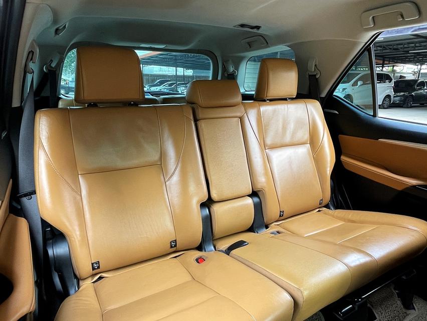 Toyota Fortuner 2.8V 4wd ปี18 12