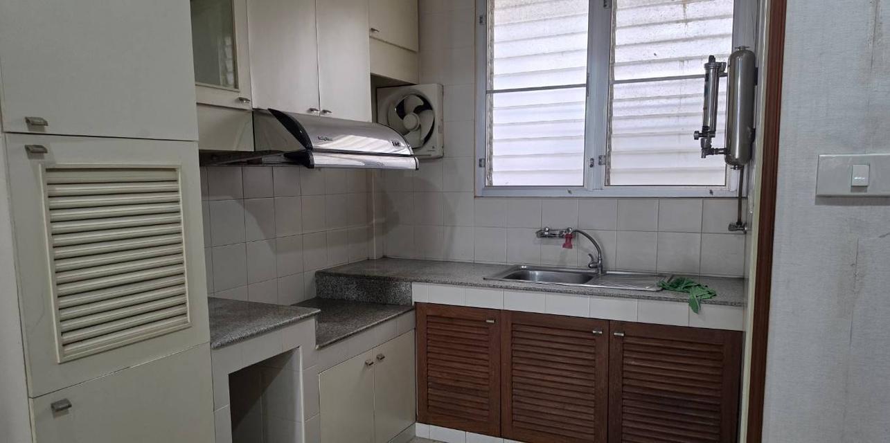 ขายทาวน์เฮาส์ 2 ชั้น ม.อมรพันธ์ 9 ซ.เสนานิคม 1 ลาดพร้าว ทำเลดี เดินทางสะดวก ใกล้BTS เสนานิคม 9