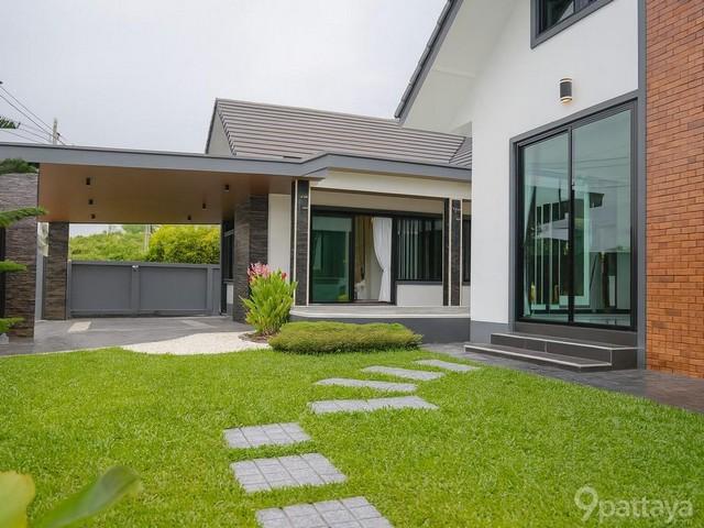 ขายพูลวิลล่า Modern Luxury โซนโป่ง พัทยา ติดธรรมชาติ ที่ดิน 100 ตร.วา พร้อมสระว่ายน้ำระบบเกลือ แถมเฟอร์นิเจอร์บิวท์อินทั้งหลัง
