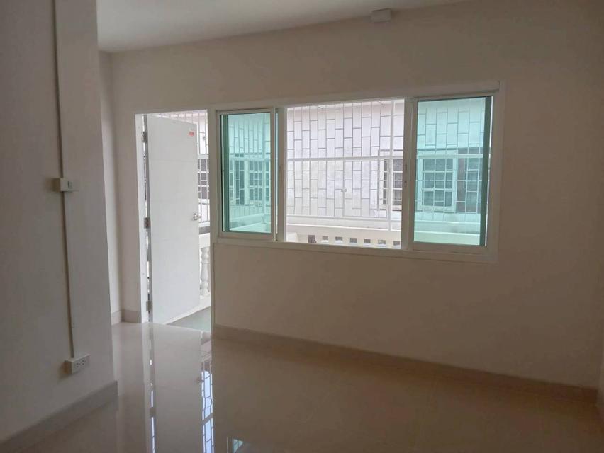 [ขายด่วน] ทาวน์เฮ้าส์ 2 ชั้น หมู่บ้านรินทร์ทอง ลำลูกกา คลอง 2 - รีโนเวทใหม่  เนื้อที่ 17 ตรว. 2 ห้องนอน 2 ห้องน้ำ 1 ที่จอดรถ 8